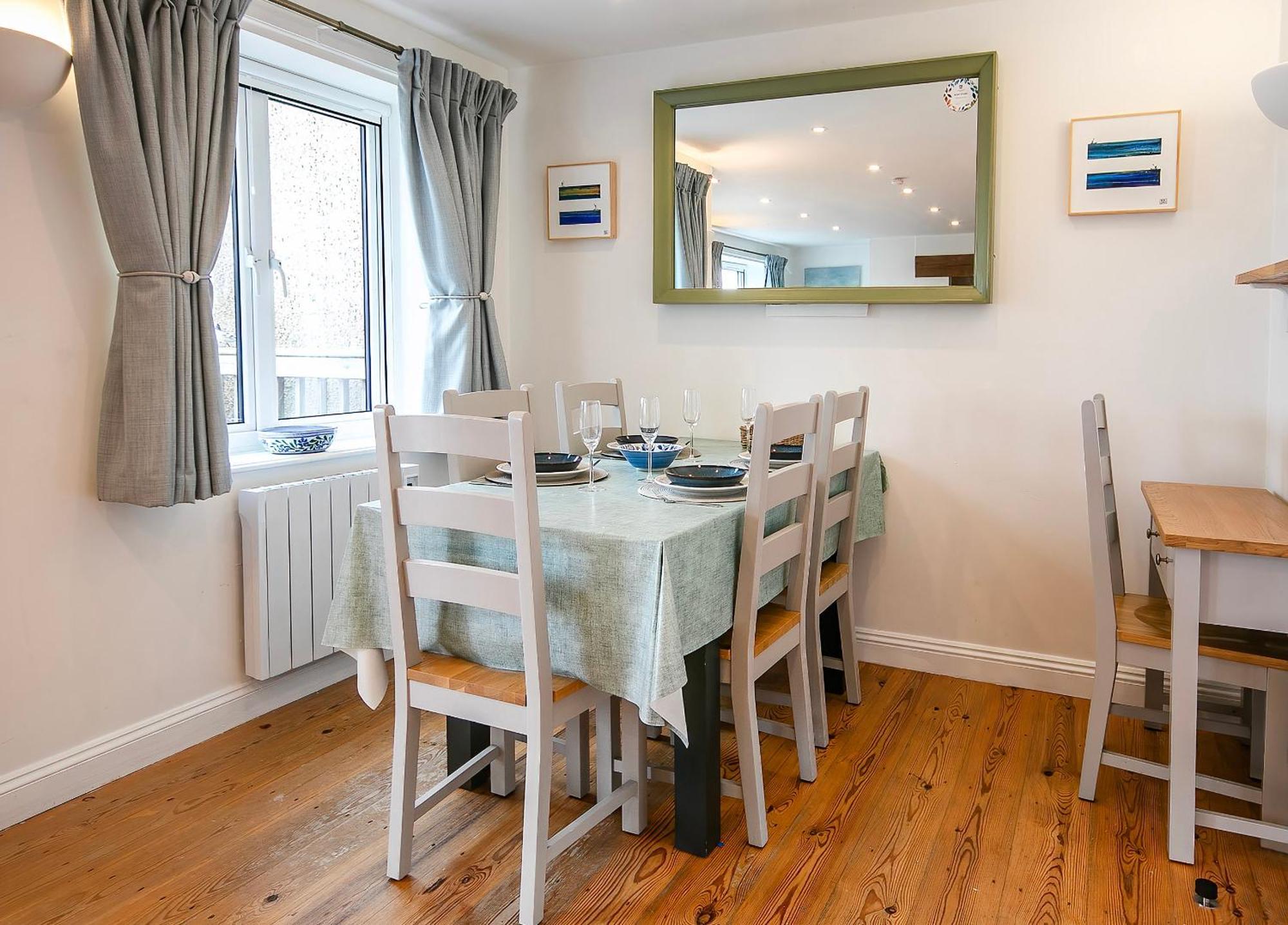 Coot Cottage - Holiday House With Fantastic Lake Views Somerford Keynes Exterior foto